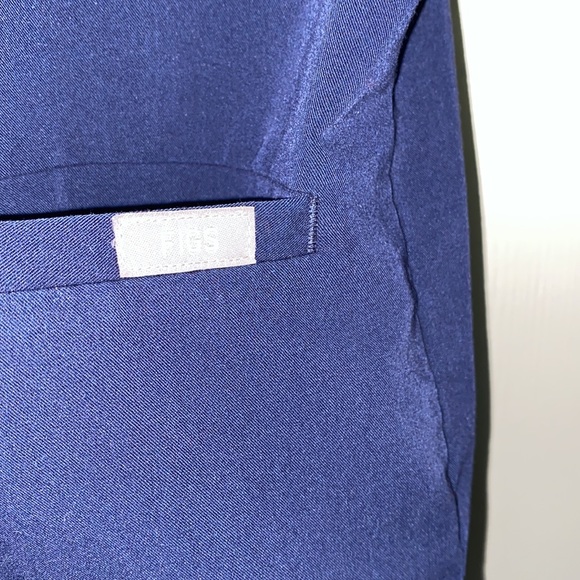 FIGS - Picture 5 of 10